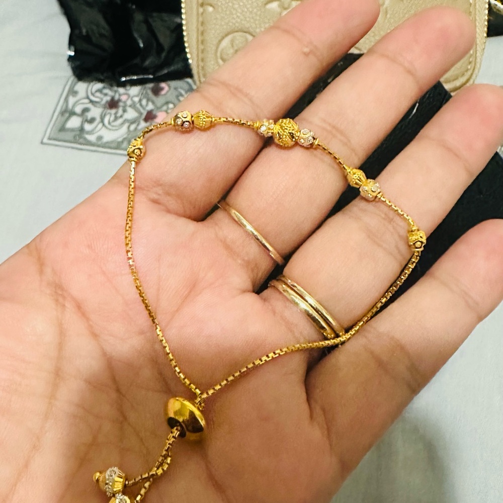 Elegant 22k solid Gold Bracelet adjustable